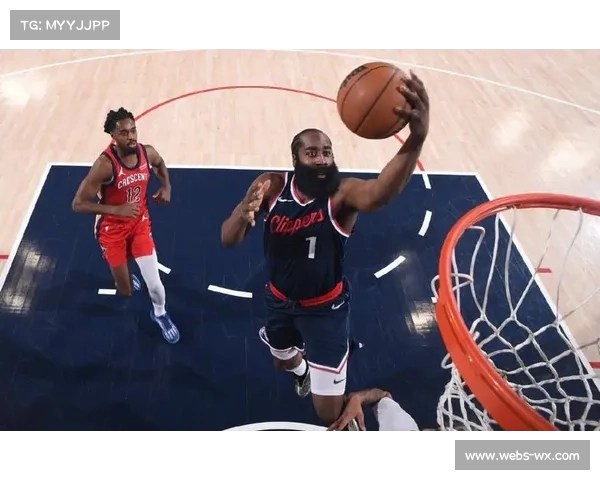 哈登场均26.3分5板8助，快船后场表现稳定